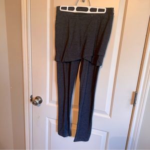 G Scent size L dark grey strait leg leggings with skirt